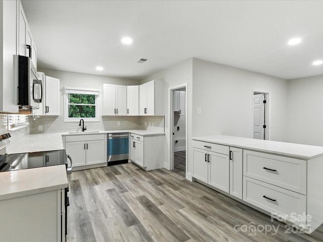 709 Claremont Road, Charlotte, NC 28214