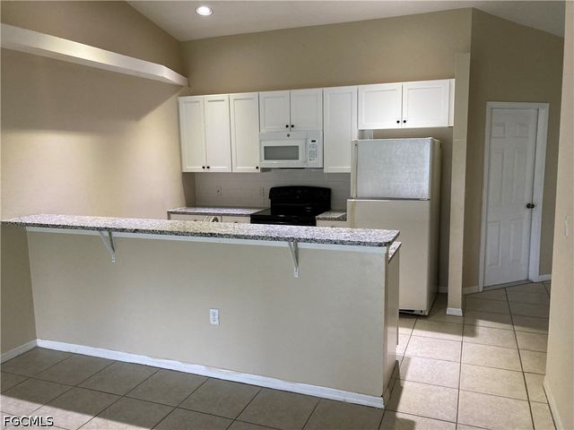 429 SE 24th AVE, Cape Coral, FL 33990