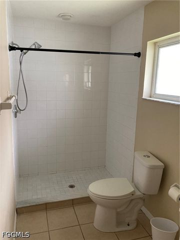 429 SE 24th AVE, Cape Coral, FL 33990