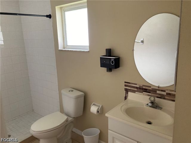 429 SE 24th AVE, Cape Coral, FL 33990