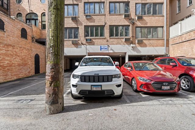 1419 N State Parkway 603, Chicago, IL 60610