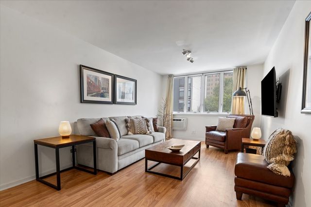 1419 N State Parkway 603, Chicago, IL 60610