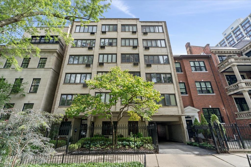 1419 N State Parkway 603, Chicago, IL 60610