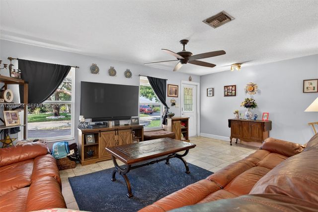 8505 NW 29th Dr, Coral Springs, FL 33065