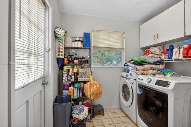 8505 NW 29th Dr, Coral Springs, FL 33065