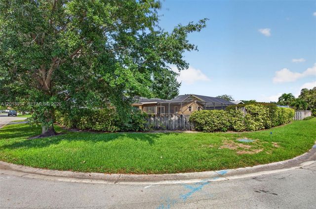 8505 NW 29th Dr, Coral Springs, FL 33065
