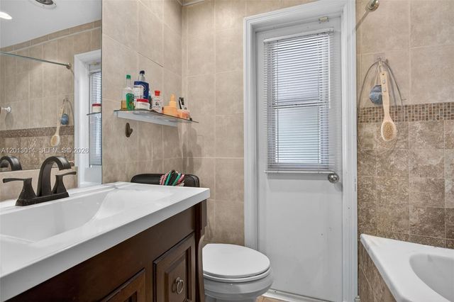 8505 NW 29th Dr, Coral Springs, FL 33065