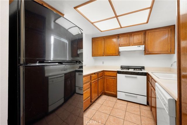 1004 E Garfield 3, Glendale, CA 91205