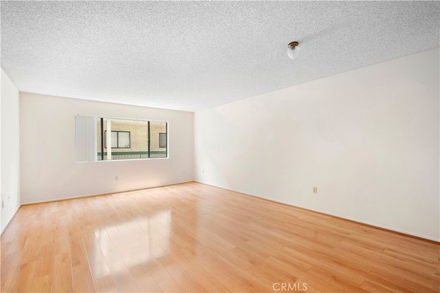 1004 E Garfield 3, Glendale, CA 91205