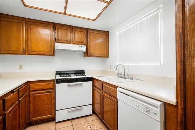 1004 E Garfield 3, Glendale, CA 91205