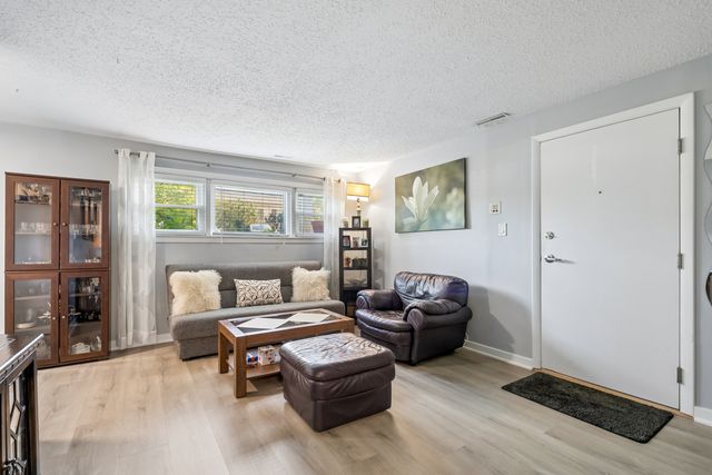 9420 Kelvin Lane G-3272, Schiller Park, IL 60176