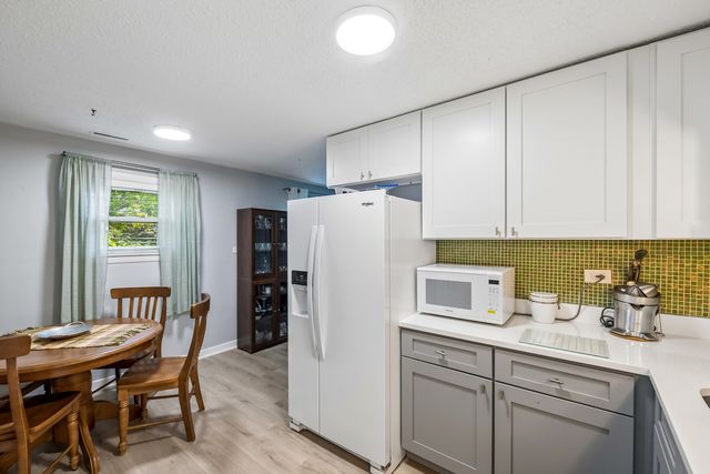 9420 Kelvin Lane G-3272, Schiller Park, IL 60176