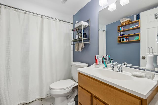 9420 Kelvin Lane G-3272, Schiller Park, IL 60176