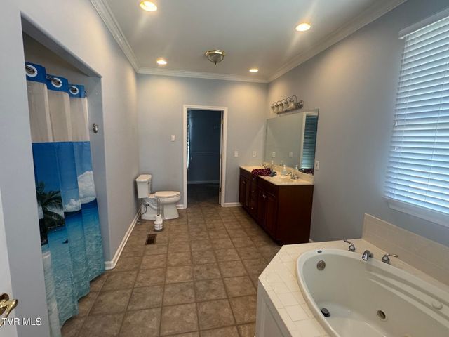 233 Brown Circle, Blountville, TN 37617