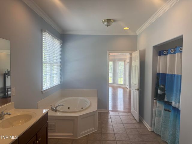 233 Brown Circle, Blountville, TN 37617