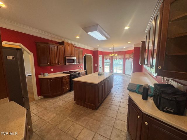233 Brown Circle, Blountville, TN 37617