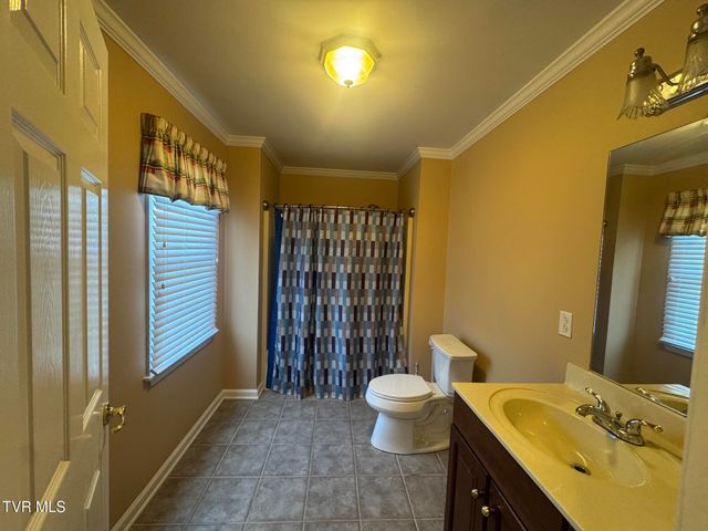 233 Brown Circle, Blountville, TN 37617