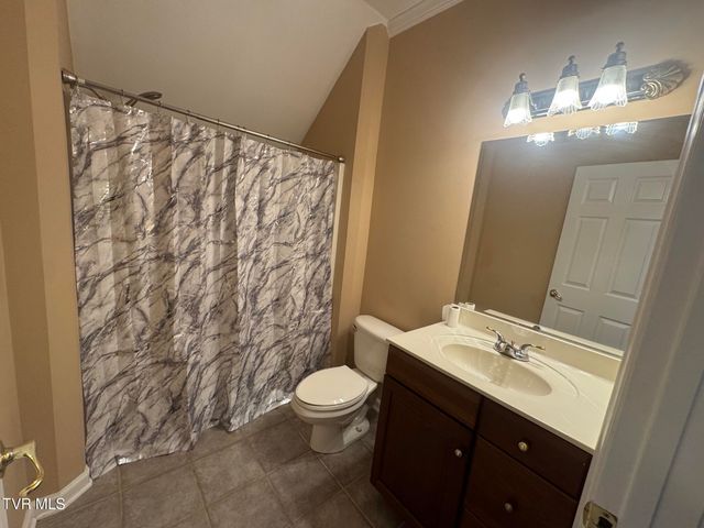 233 Brown Circle, Blountville, TN 37617