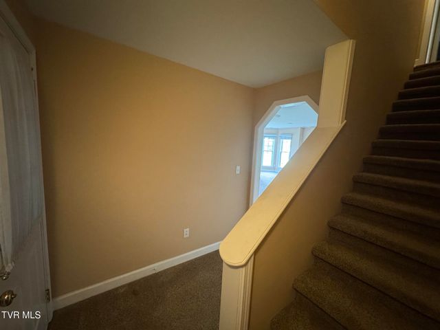 233 Brown Circle, Blountville, TN 37617