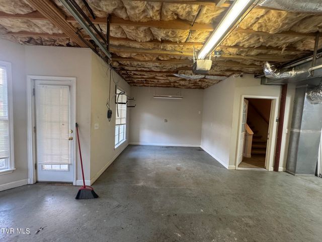 233 Brown Circle, Blountville, TN 37617