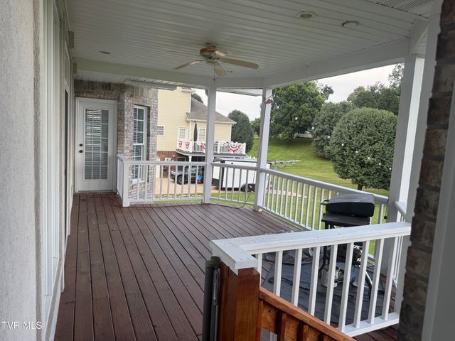 233 Brown Circle, Blountville, TN 37617