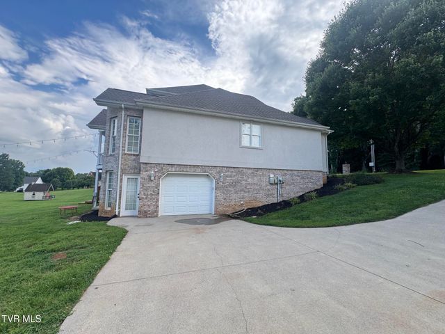 233 Brown Circle, Blountville, TN 37617