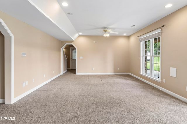 233 Brown Circle, Blountville, TN 37617
