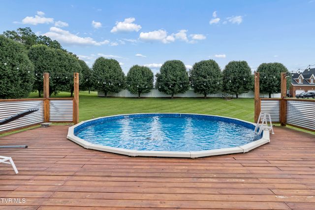233 Brown Circle, Blountville, TN 37617