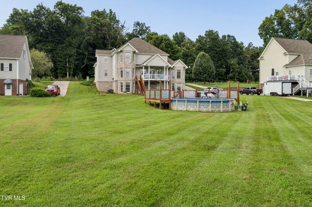 233 Brown Circle, Blountville, TN 37617