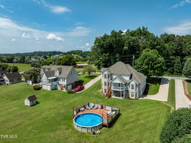 233 Brown Circle, Blountville, TN 37617