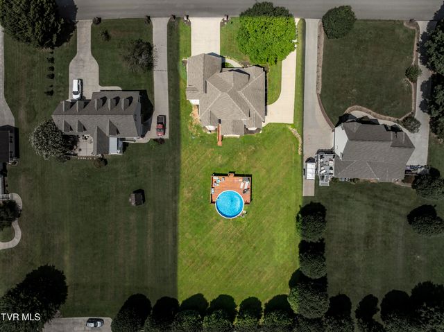 233 Brown Circle, Blountville, TN 37617