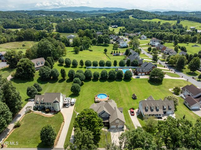 233 Brown Circle, Blountville, TN 37617