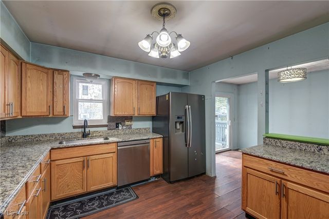 2007 W 41st Street, Lorain, OH 44053