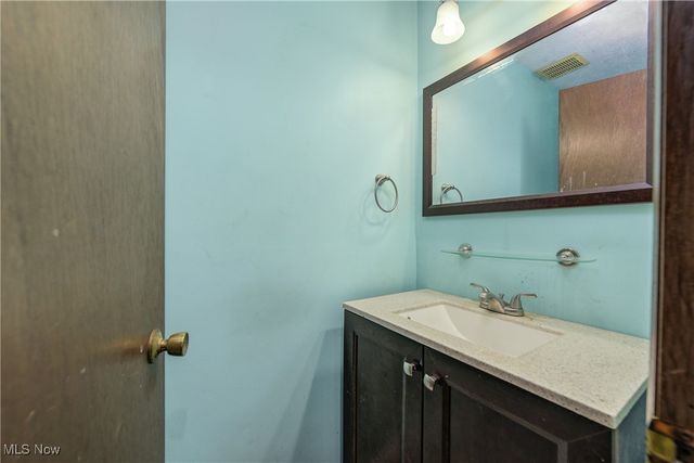 2007 W 41st Street, Lorain, OH 44053