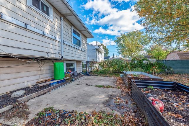 2007 W 41st Street, Lorain, OH 44053