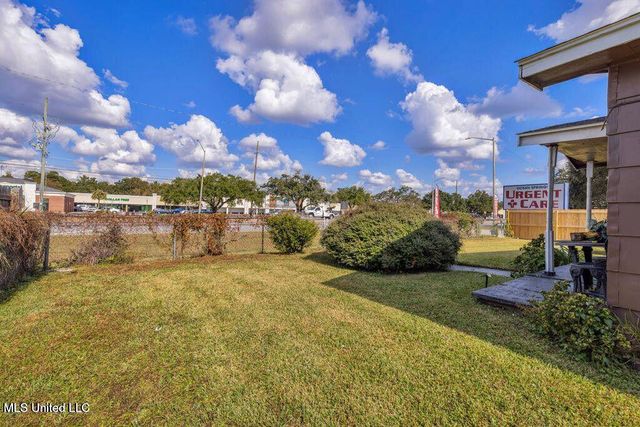 1807 School Street, Ocean Springs, MS 39564