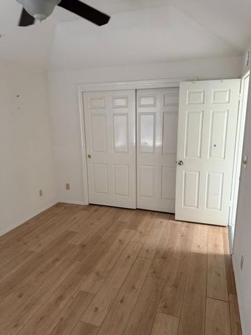 9128 N Stoneridge Lane, Fresno, CA 93720