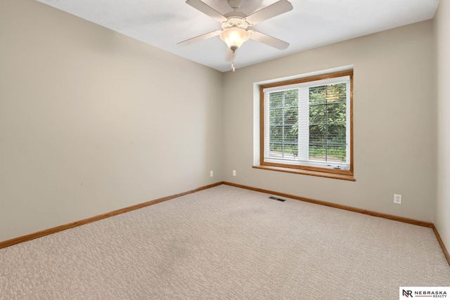 6608 S 165 th Avenue, Omaha, NE 68135