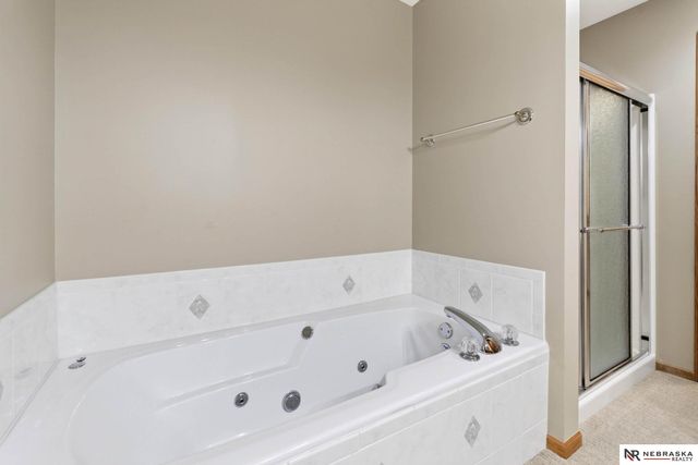 6608 S 165 th Avenue, Omaha, NE 68135