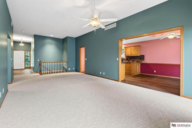 6608 S 165 th Avenue, Omaha, NE 68135