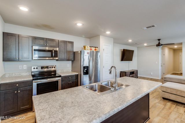 2200 Magazine Street, Ocean Springs, MS 39564