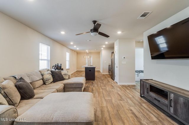 2200 Magazine Street, Ocean Springs, MS 39564