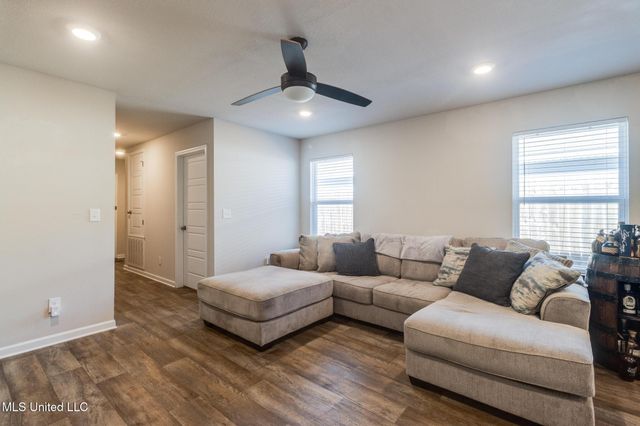 2200 Magazine Street, Ocean Springs, MS 39564