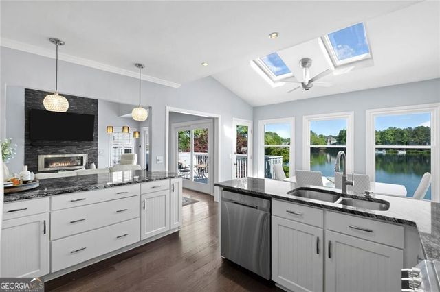 6430 Spinnaker Lane, Alpharetta, GA 30005