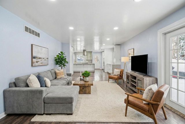 2003 S Valley Spring DRIVE, New Berlin, WI 53151