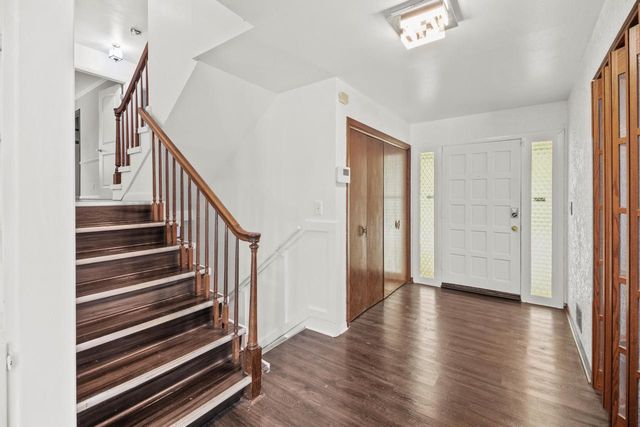 2003 S Valley Spring DRIVE, New Berlin, WI 53151