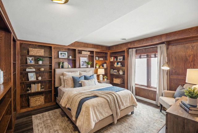 2003 S Valley Spring DRIVE, New Berlin, WI 53151