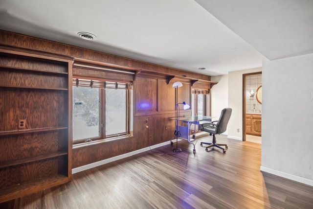 2003 S Valley Spring DRIVE, New Berlin, WI 53151