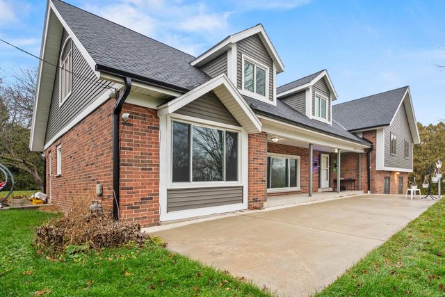 2003 S Valley Spring DRIVE, New Berlin, WI 53151