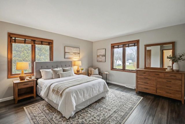 2003 S Valley Spring DRIVE, New Berlin, WI 53151